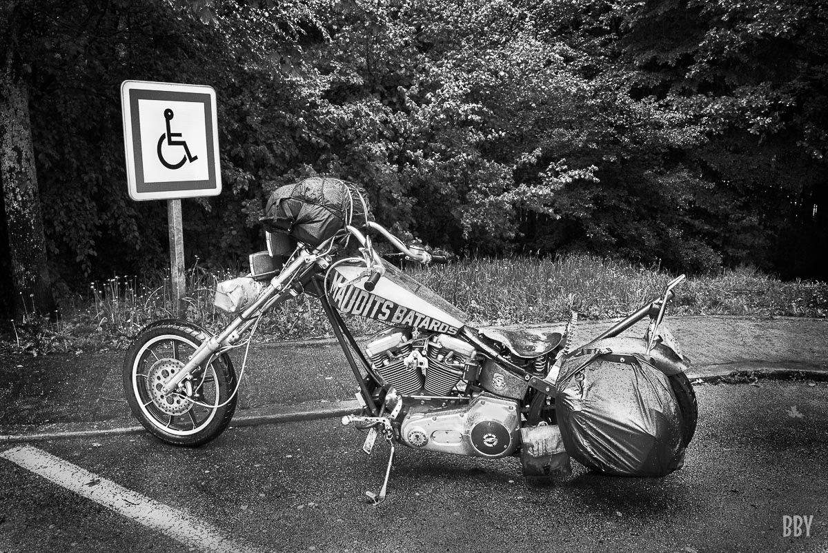 batard,  harley davison,  moto,  pluie,  voyage,  Passage non obligé,  moto,  travaux photo,  vehicule