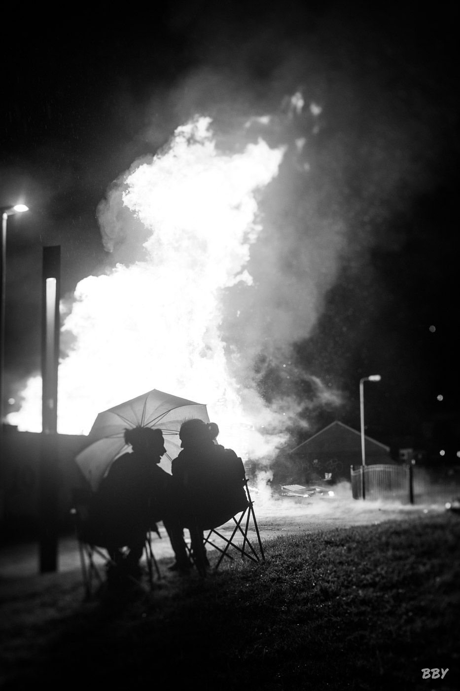 River,  _Lagan,  feu,  fumée,  sol,  parapluie,  fire,  smoke,  ground,  umbrella